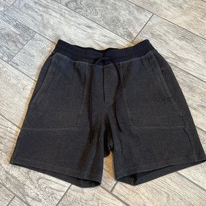 LULULEMON fleece 7” SHORTS M
